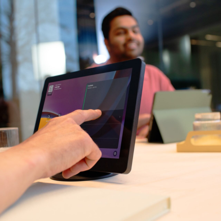 Meeting Participant using ClickShare